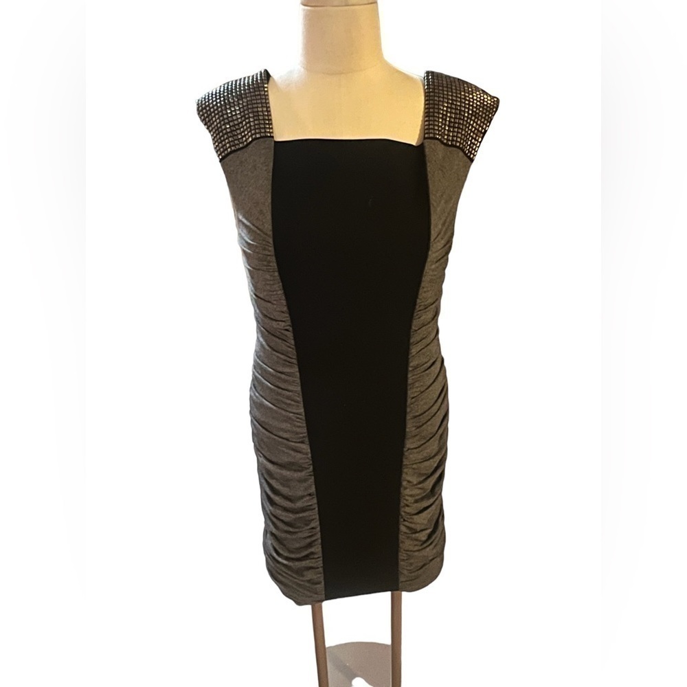 Laundry by Shelli Segal sleeveless midi dress